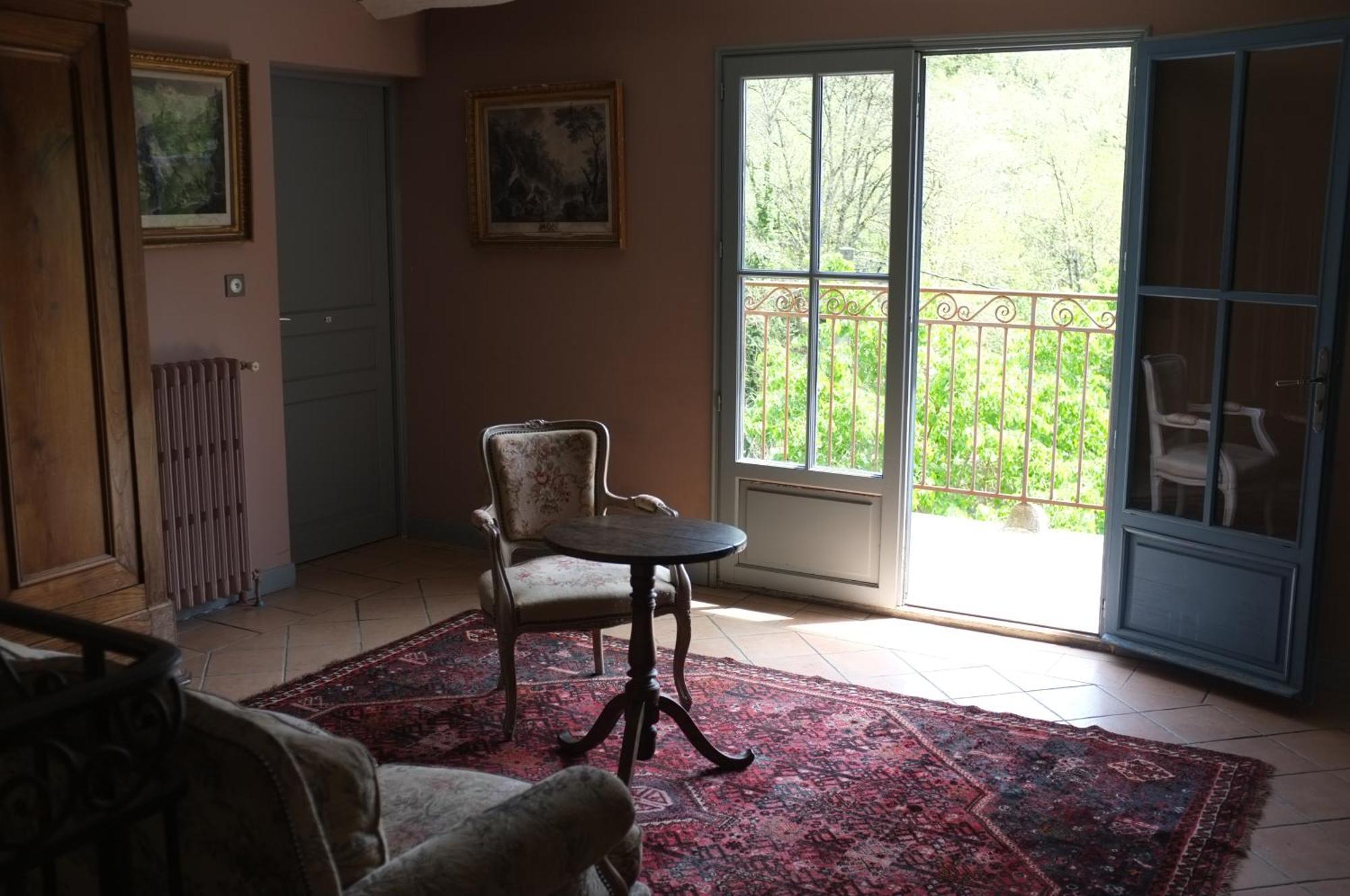 Nabat Le Haut, Et Table D'hotes Couette-café *