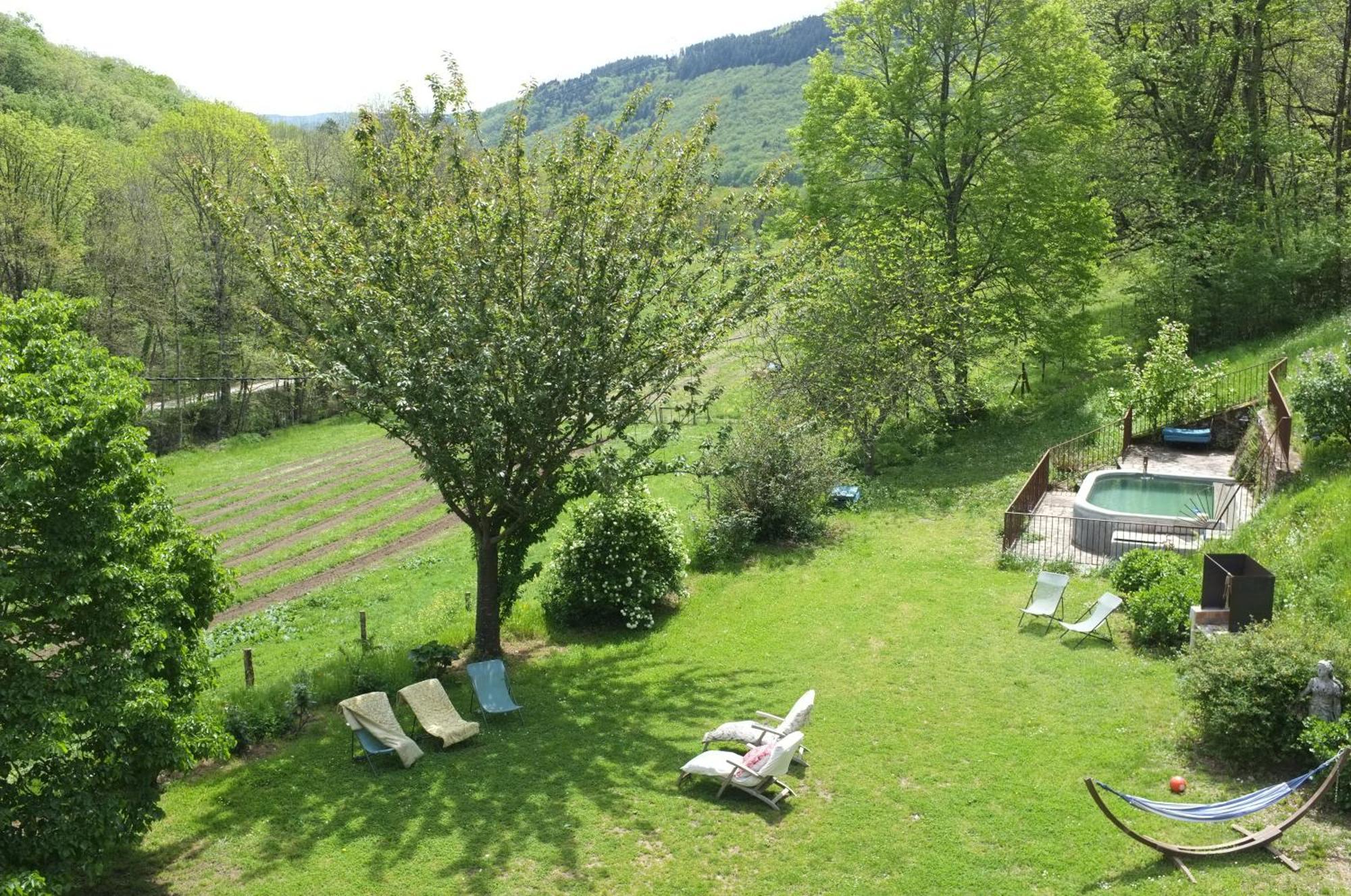 Nabat Le Haut, Et Table D'hotes Couette-café Courniou