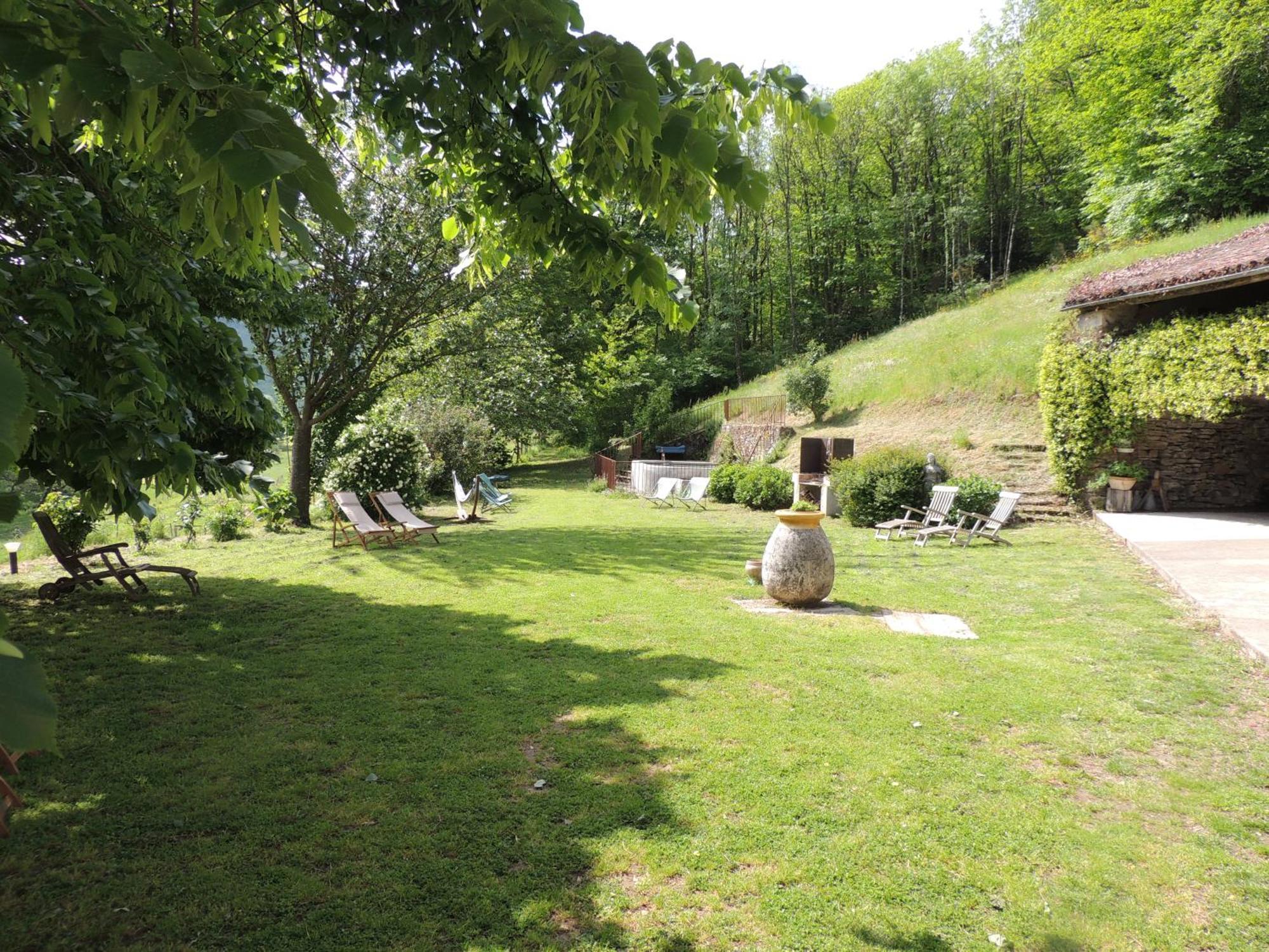 Nabat Le Haut, Et Table D'hotes Couette-café *