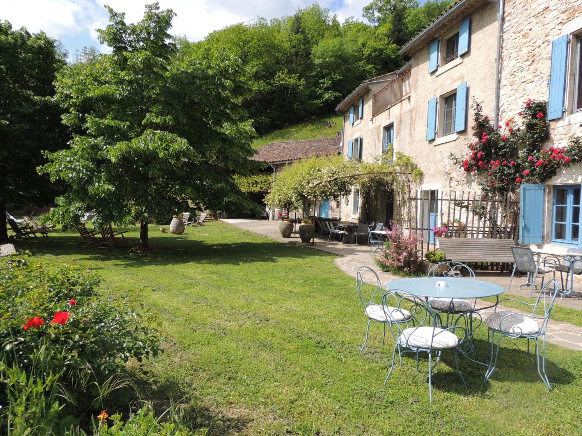 Nabat Le Haut, Et Table D'hotes Couette-café Courniou